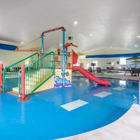 Comfort Suites Johnson Creek Conference Center Kültér fotó