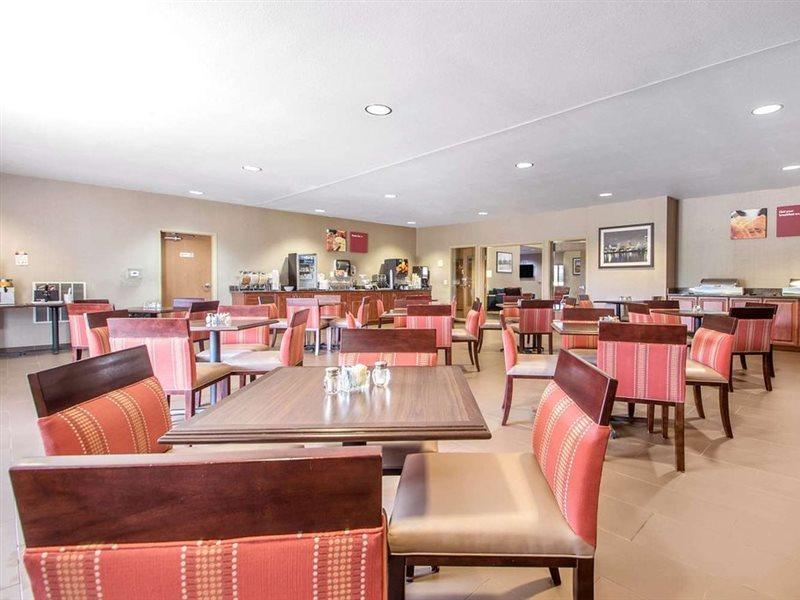 Comfort Suites Johnson Creek Conference Center Kültér fotó