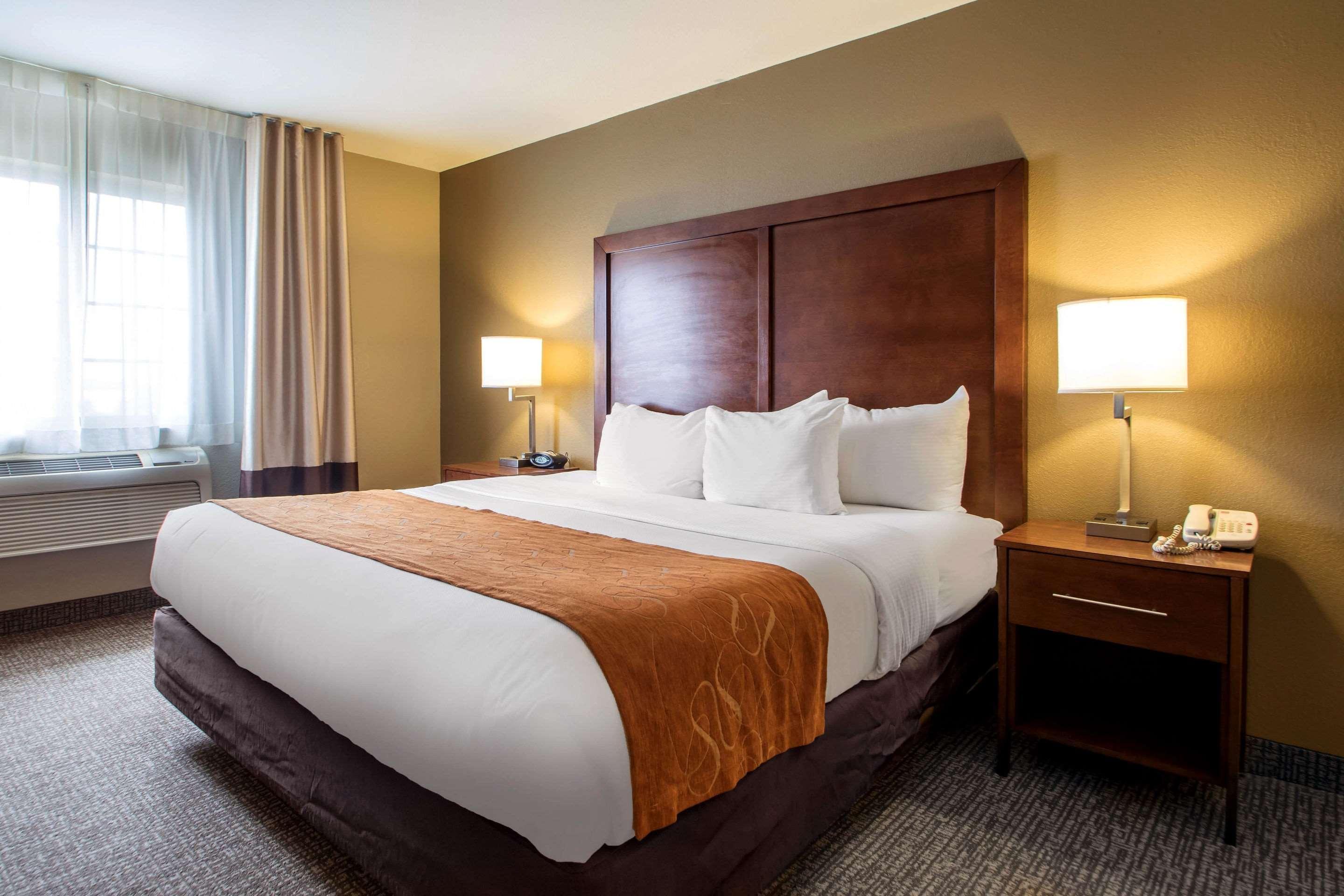 Comfort Suites Johnson Creek Conference Center Kültér fotó