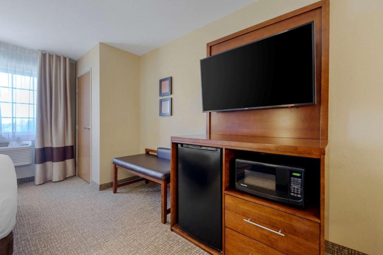 Comfort Suites Johnson Creek Conference Center Kültér fotó