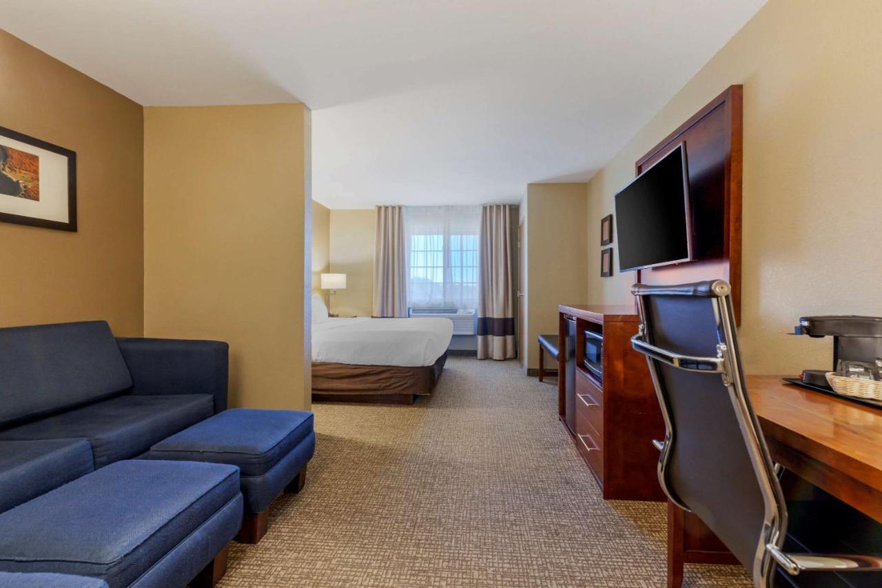 Comfort Suites Johnson Creek Conference Center Kültér fotó