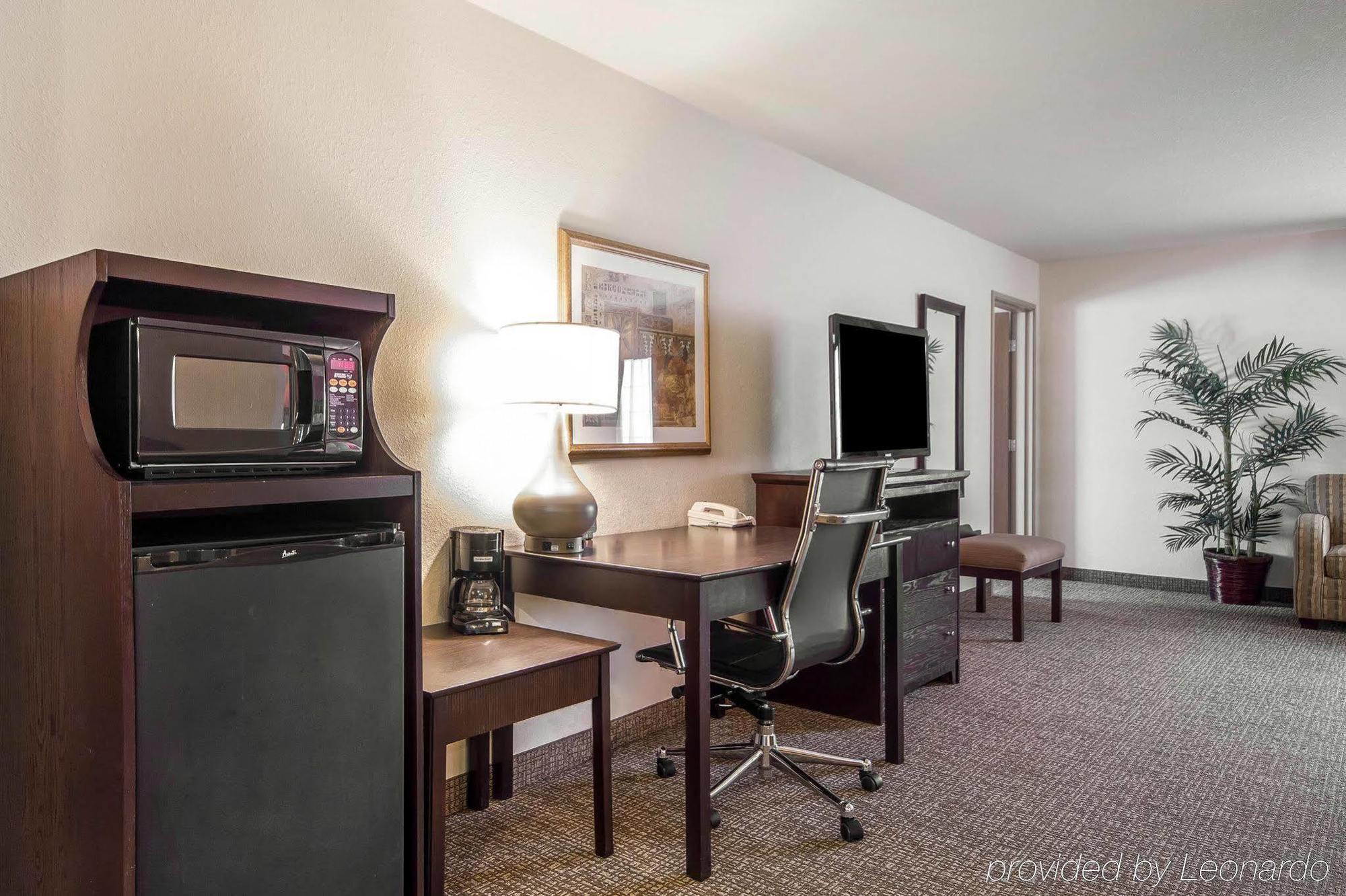 Comfort Suites Johnson Creek Conference Center Kültér fotó